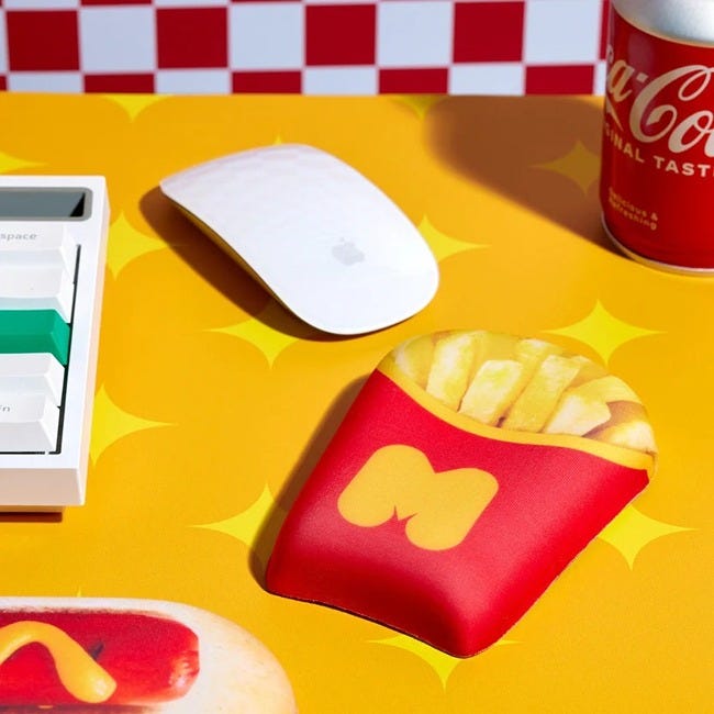 MUSTARD FRIES MOUSE REST