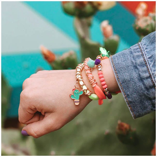 MAKE IT REAL NEO BRITE CHAINS AND CHARMS