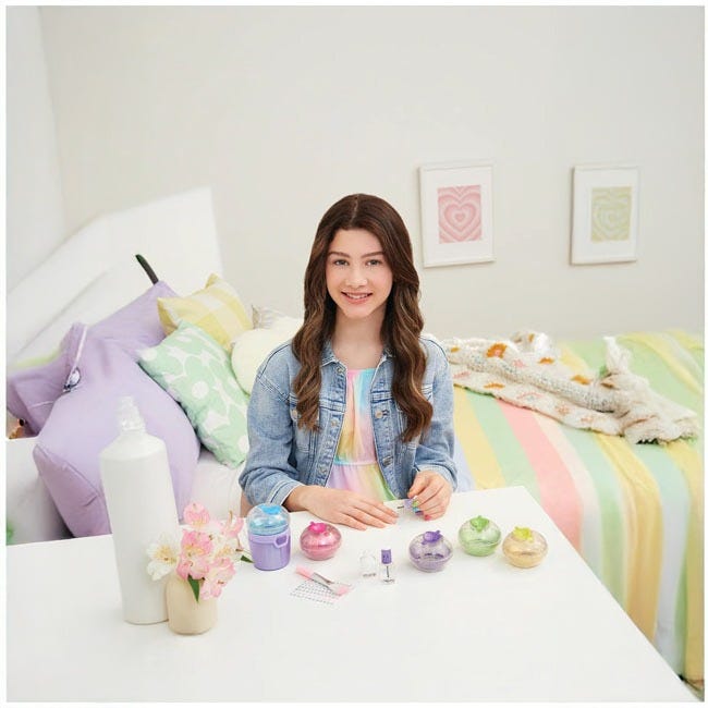 MAKE IT REAL PARTY NAILS GLITTER NAIL STUDIO DESIGN SET