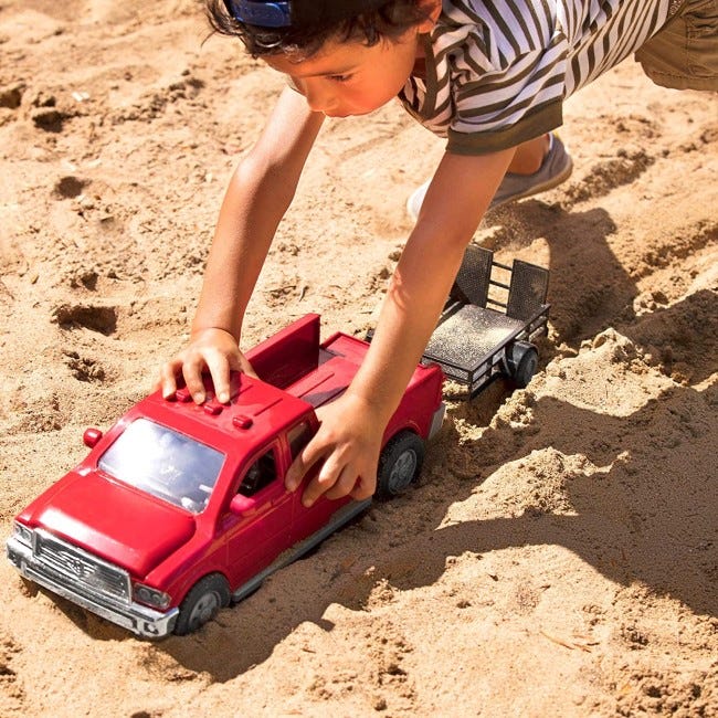 DRIVEN PICK UPTRUCK MID SIZED